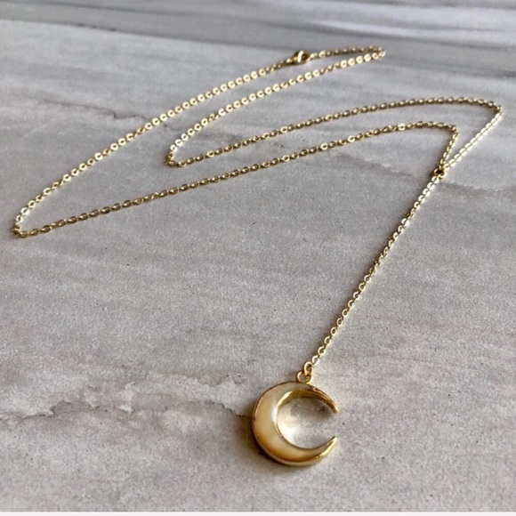 ✨HP✨ Pearl 14K Crescent Moon Lariat Necklace - Picture 4 of 9